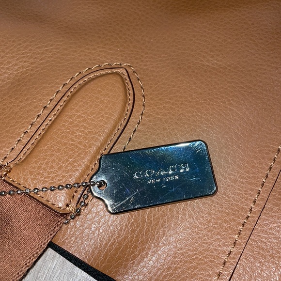 Coach Darby Tote - Picture 9 of 10